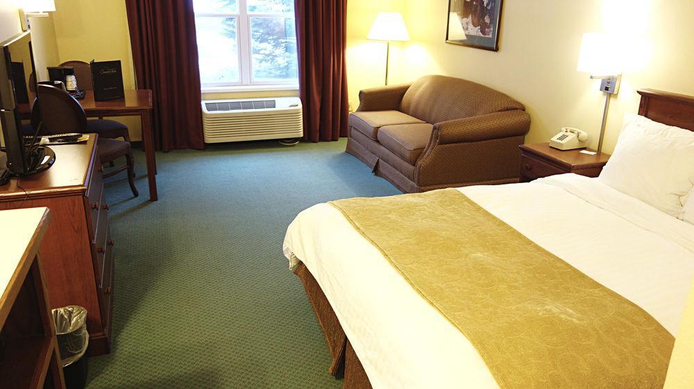 Country Inn River Falls Bagian luar foto